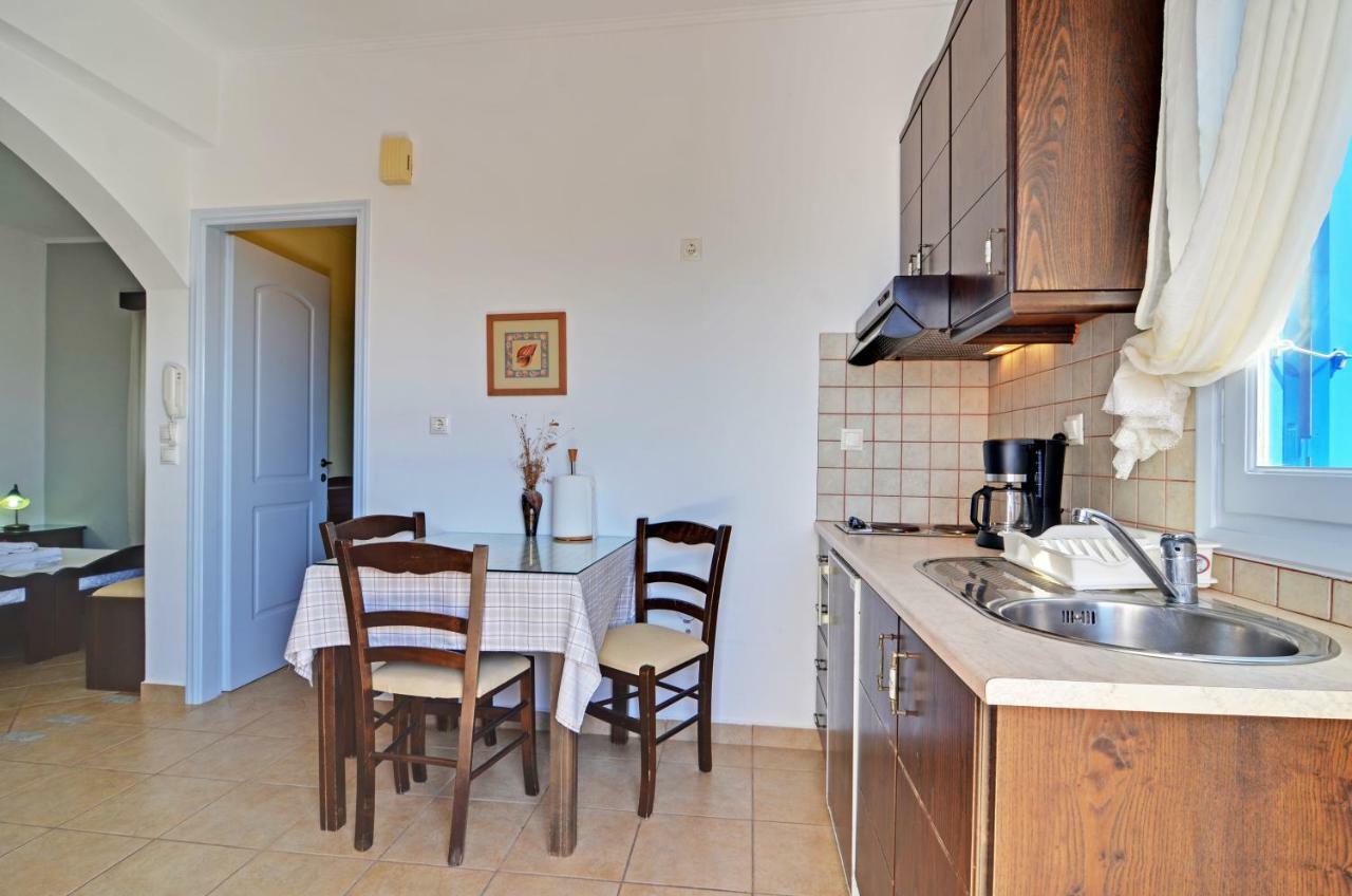 Nikos Sea View Apartments Adamantas  Bagian luar foto
