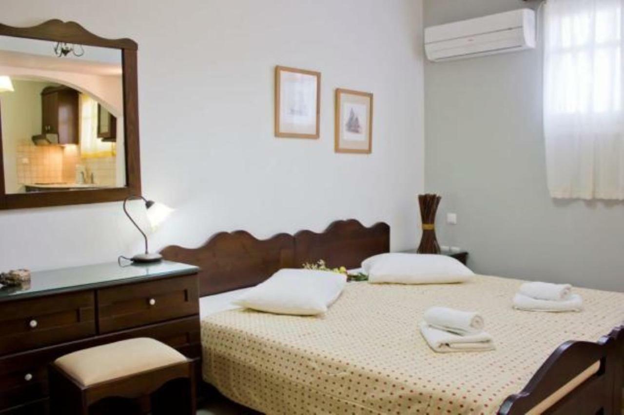 Nikos Sea View Apartments Adamantas  Bagian luar foto