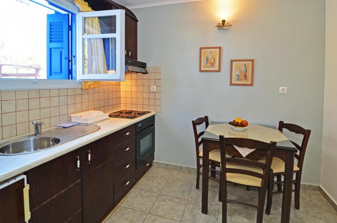 Nikos Sea View Apartments Adamantas  Bagian luar foto